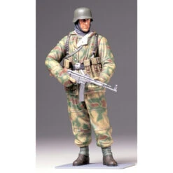 Tamiya WWII German Infantryman -36304